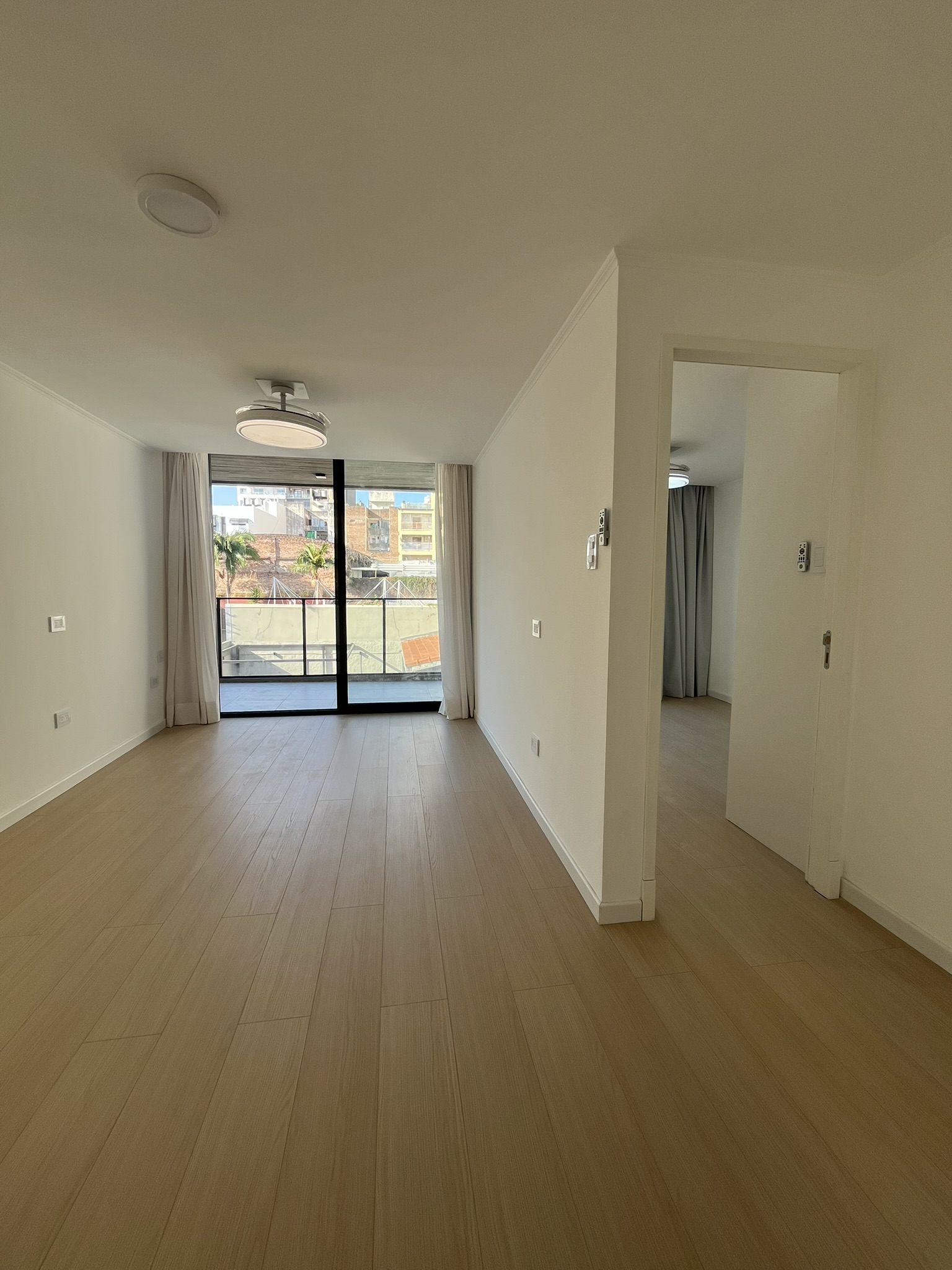 Urquiza z/Plaza Bomberos (c. 1540)