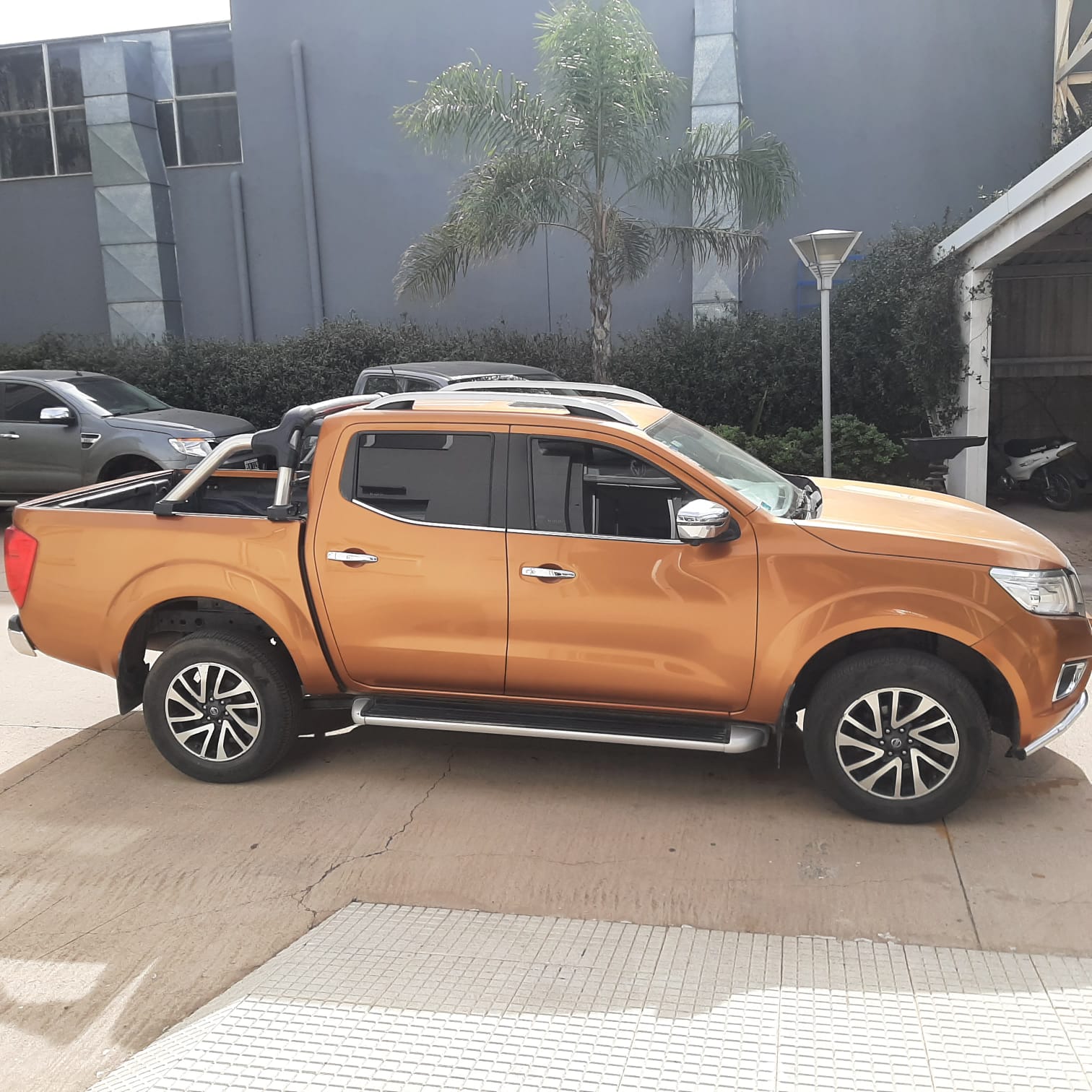 De la Fuente Subastas - NISSAN FRONTIER CD LE 2.3 D 4X4 AT - AD432FP / 2019